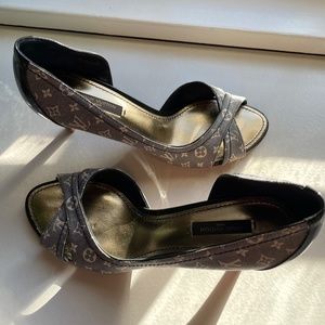 Louis Vuitton Size 37 Heels